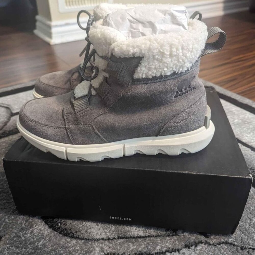 Sorel Explorer ll carnival cozy women's Size 6 boots brand New